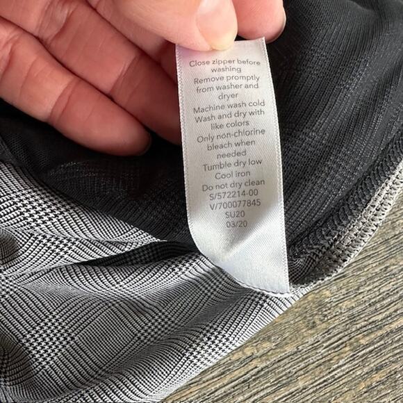 Athleta Plaid Soho Skort Size: 8 - Picture 10 of 10